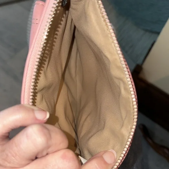 Coach   Crossbody bag  concealed carry  leather pink/white trim  cream color str - Picture 12 of 13